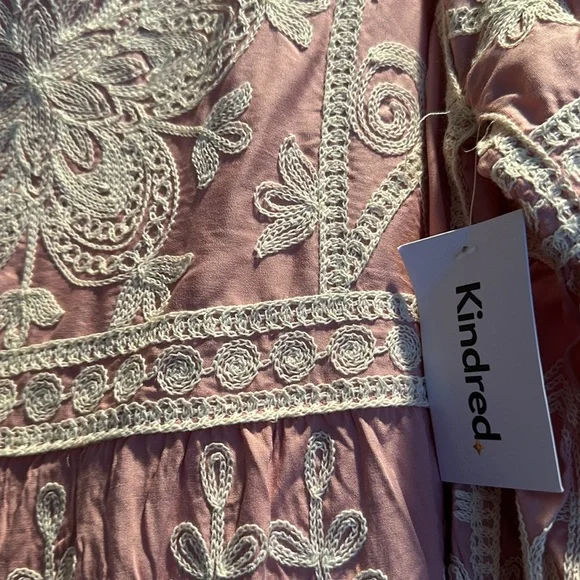 Kindred Pink Embroidered Blouse Large - Picture 4 of 4